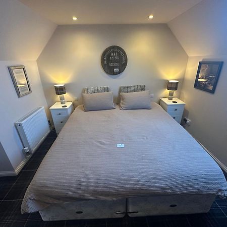 The Gables Whisky B&B Dufftown Exteriör bild