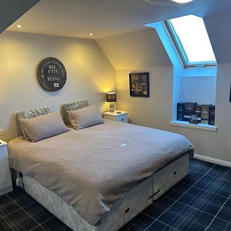 The Gables Whisky B&B Dufftown Exteriör bild