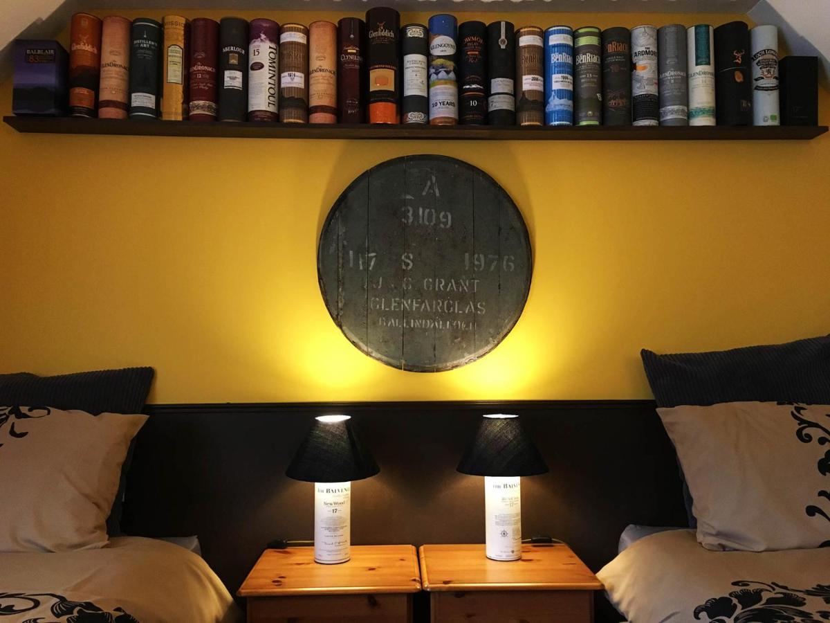 The Gables Whisky B&B Dufftown Exteriör bild