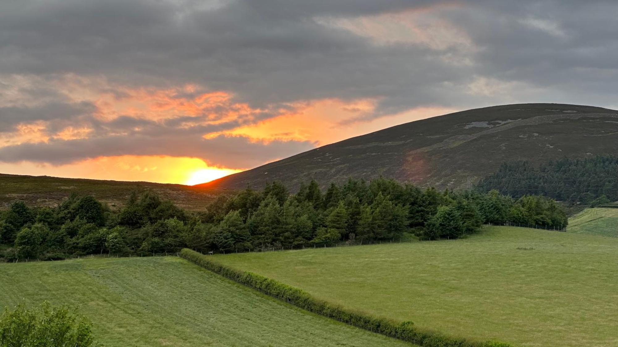 The Gables Whisky B&B Dufftown Exteriör bild